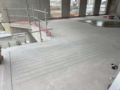 Zone sciée, prête à être renforcée.